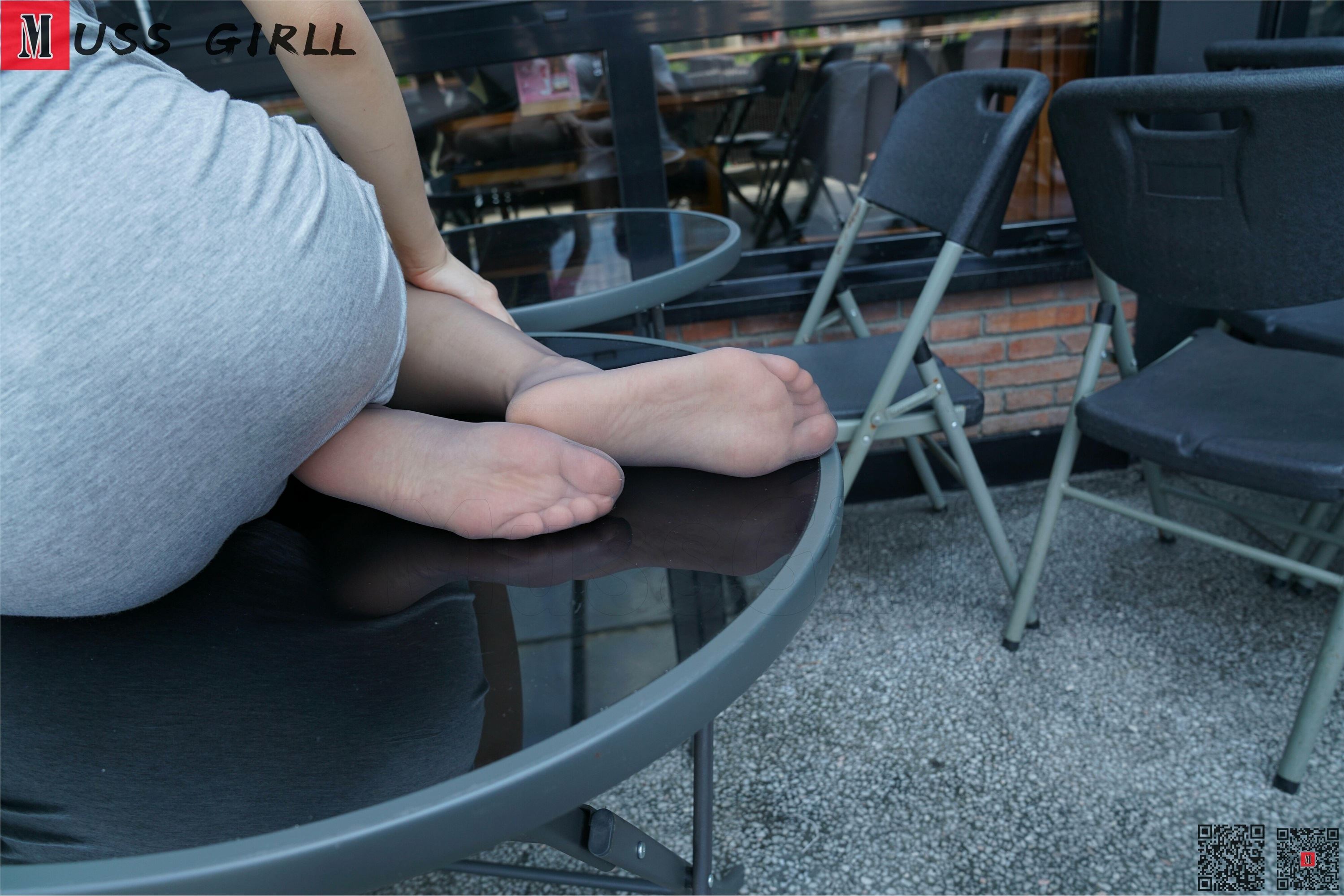 MussGirl慕丝女郎  NO.163 户外灰丝包臀裙